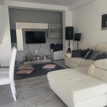 Villa In Affitto Ragalna Eksteriør bilde